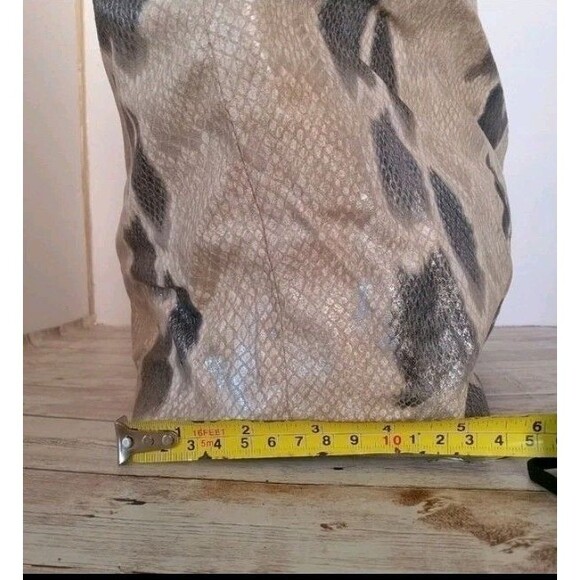 KENNETH COLE Shoulder Bag Handbag Snake Printed Fabric Large Purse Bag Tote - Picture 7 of 13